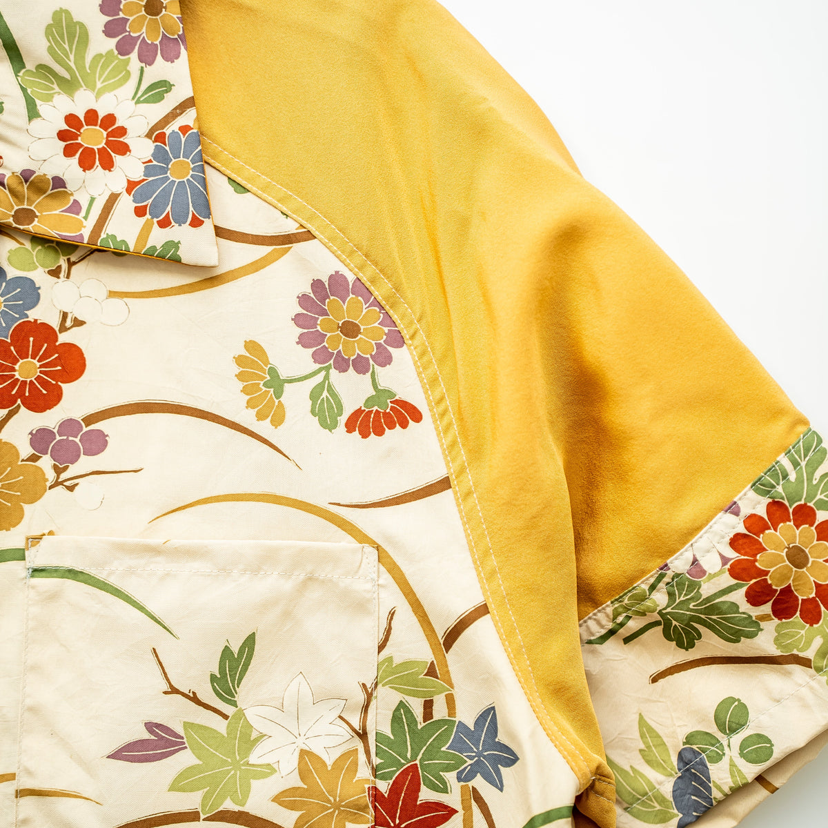 Flowers and Vines Short-Sleeved Aloha Shirt L CA147