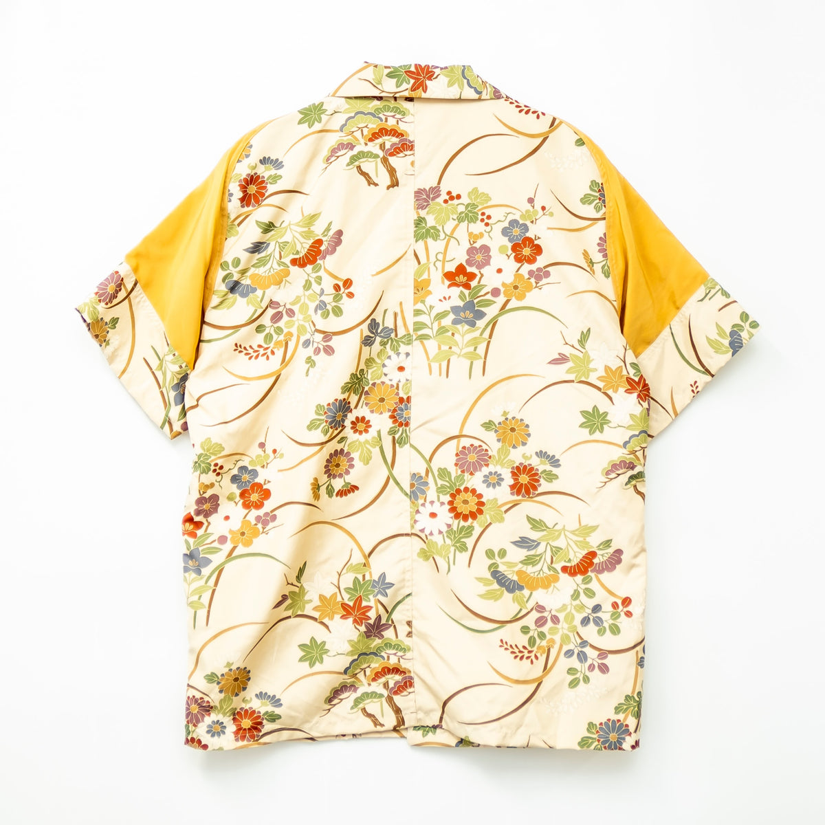 Flowers and Vines Short-Sleeved Aloha Shirt L CA147