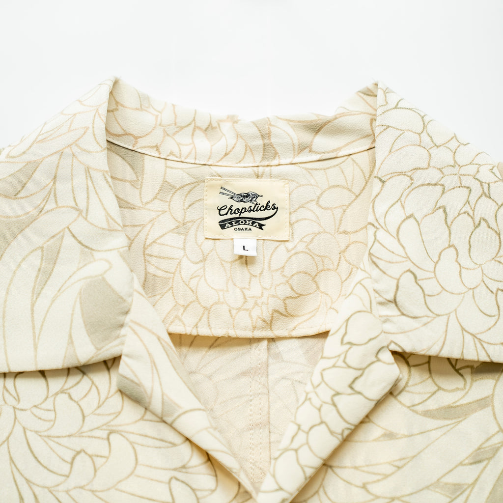 Bold Chrysanthemums Short-Sleeved Aloha Shirt L CA141