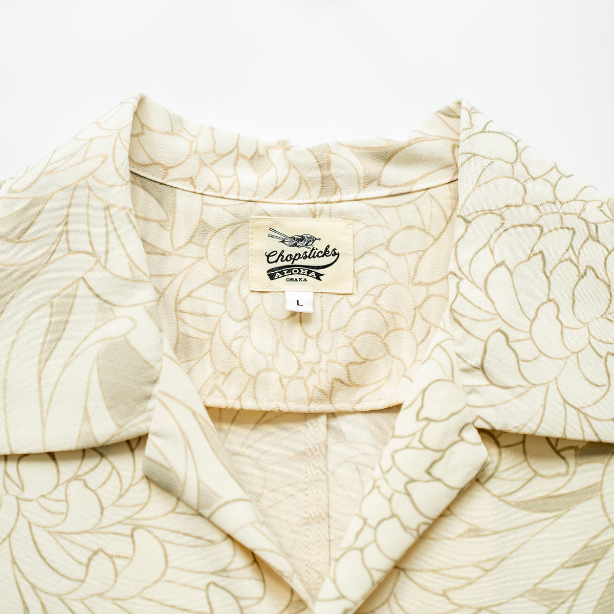 Bold Chrysanthemums Short-Sleeved Aloha Shirt L CA141