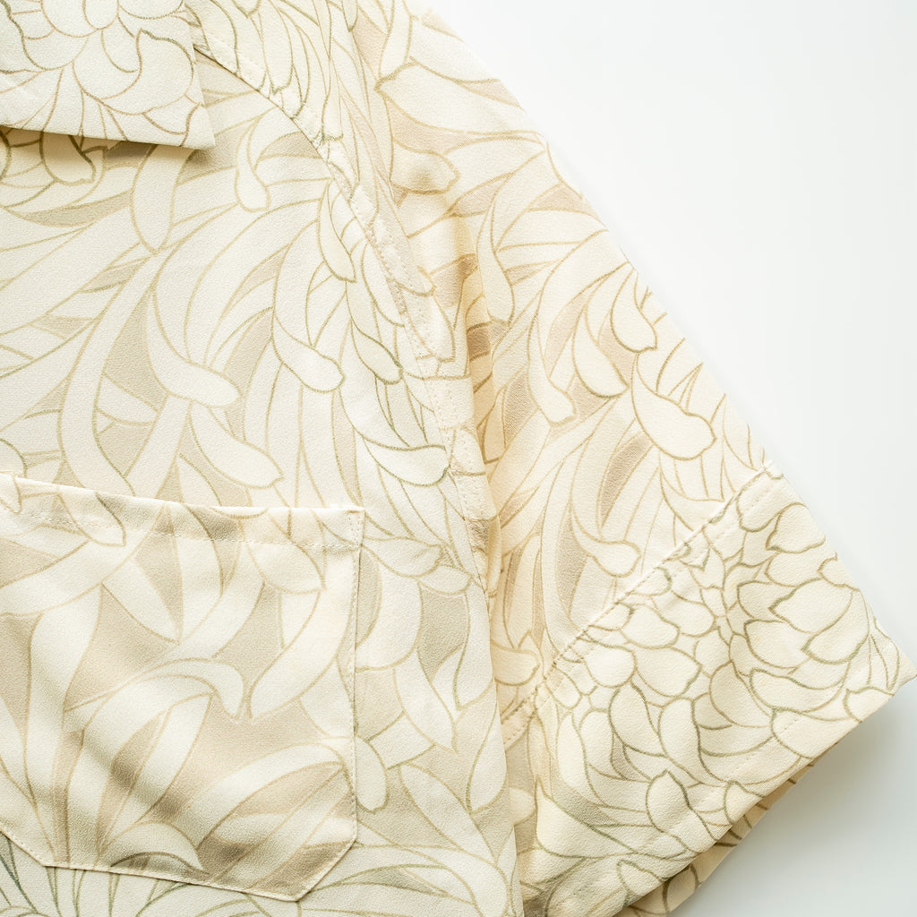 Bold Chrysanthemums Short-Sleeved Aloha Shirt L CA141