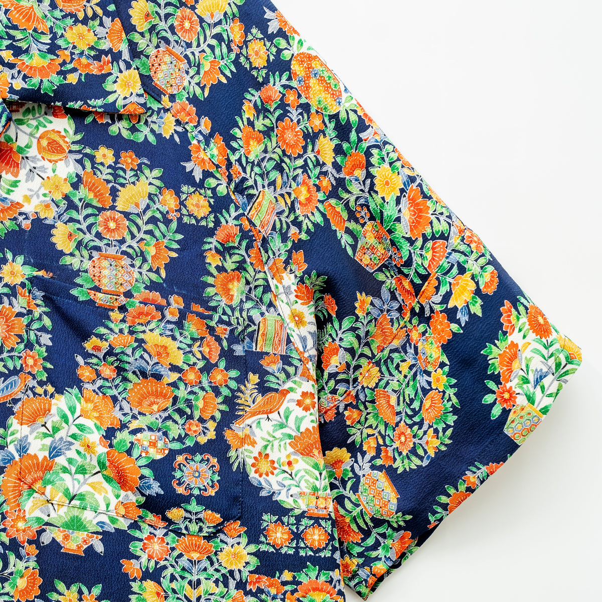 Vase and Flowers Short-Sleeved Aloha Shirt L CA217