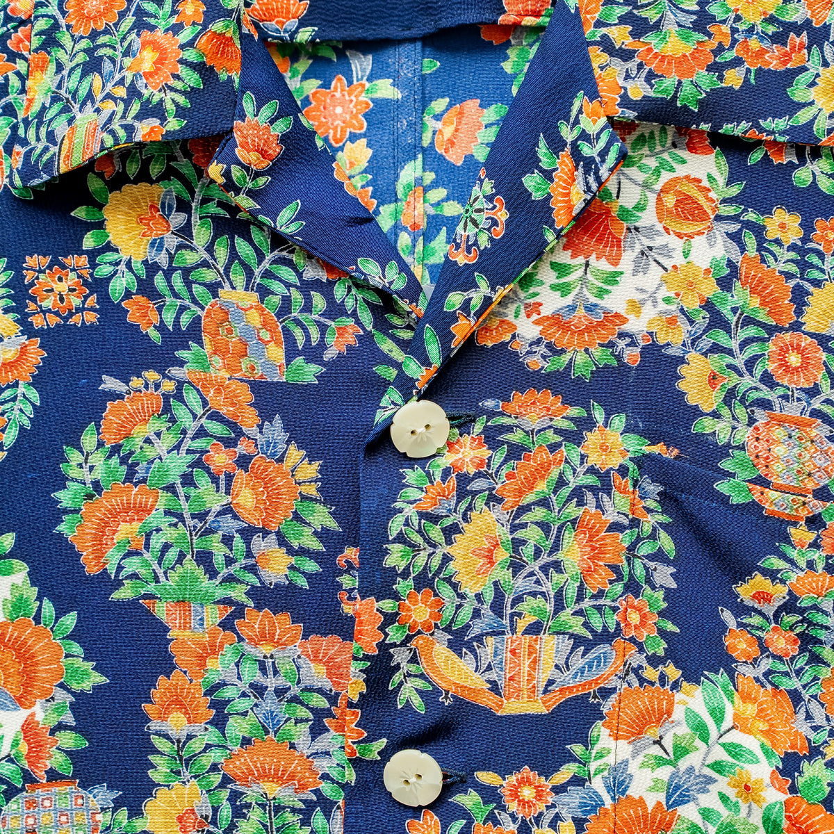 Vase and Flowers Short-Sleeved Aloha Shirt L CA217