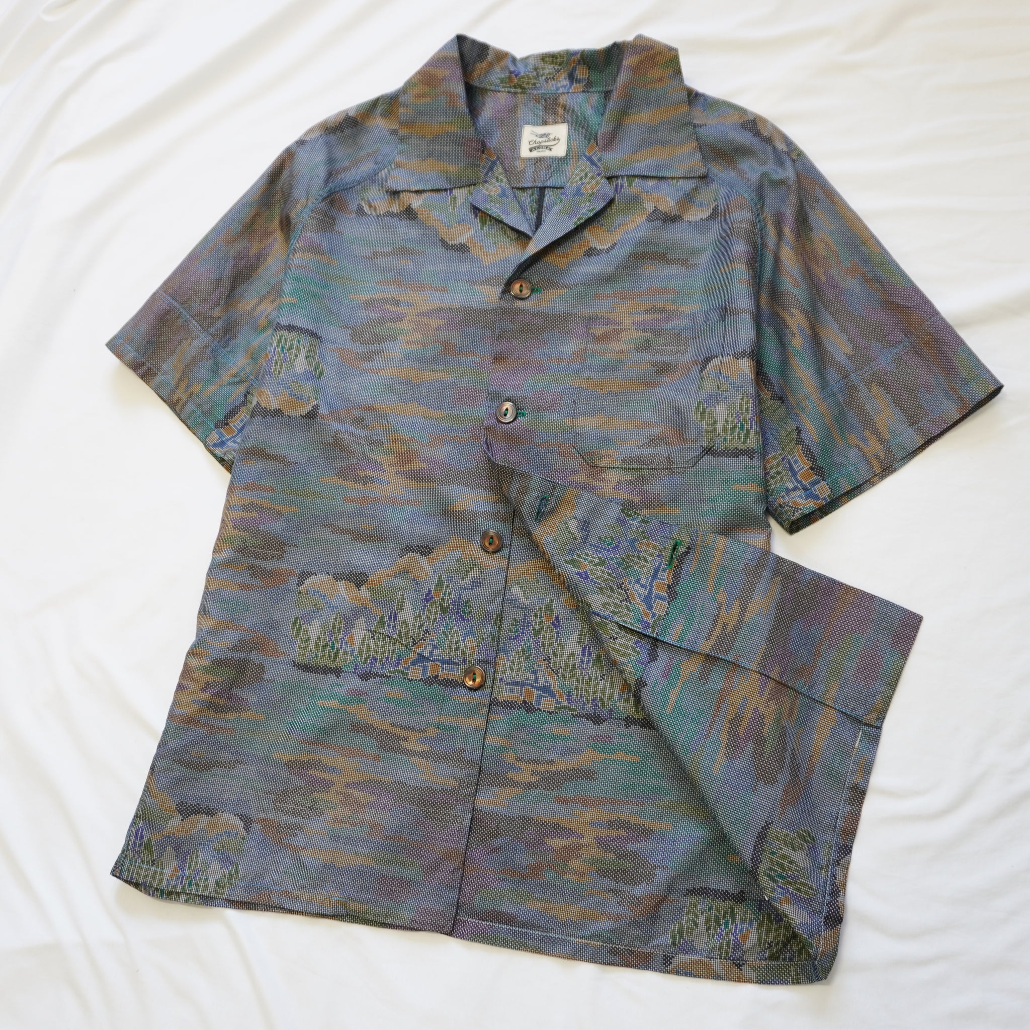 Hazy Mountain View Short-Sleeve Oshima Tsumugi Aloha Shirt L CA115