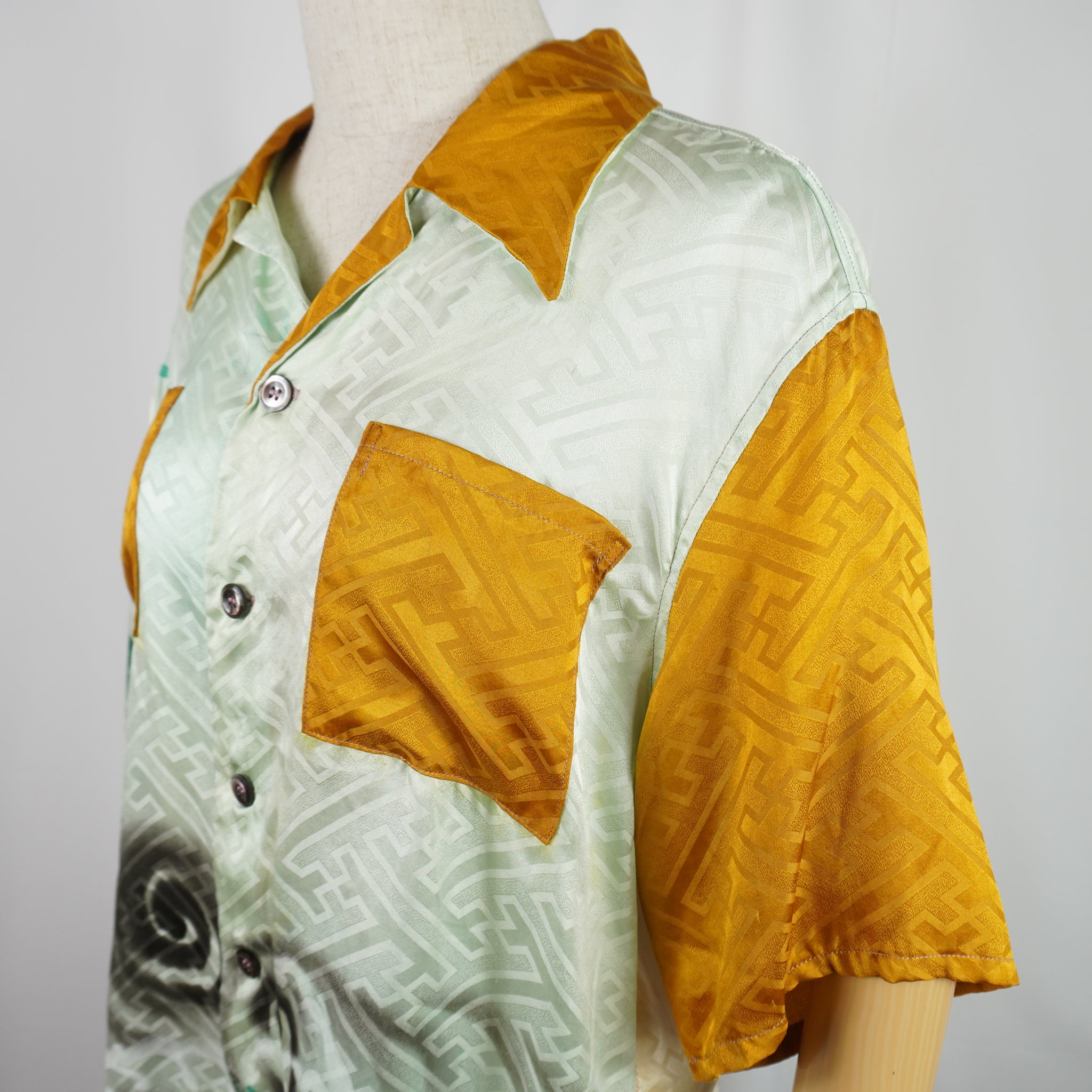 Kimono Aloha Shirt Dragon Silk Size L CA5