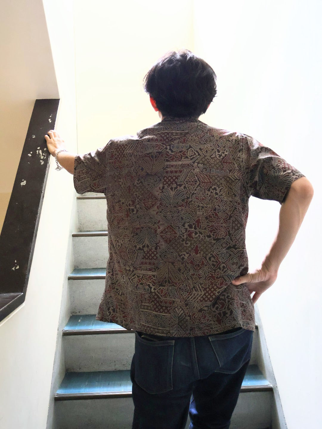 赤い胸ポケット　大島紬風プリント半袖アロハシャツ　L　CA64
